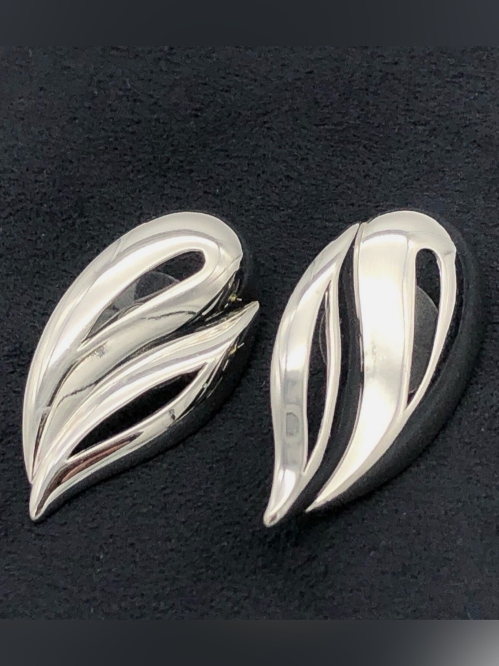 Monet Vintage - Teardrop Earrings Openwork Silver Tone Post